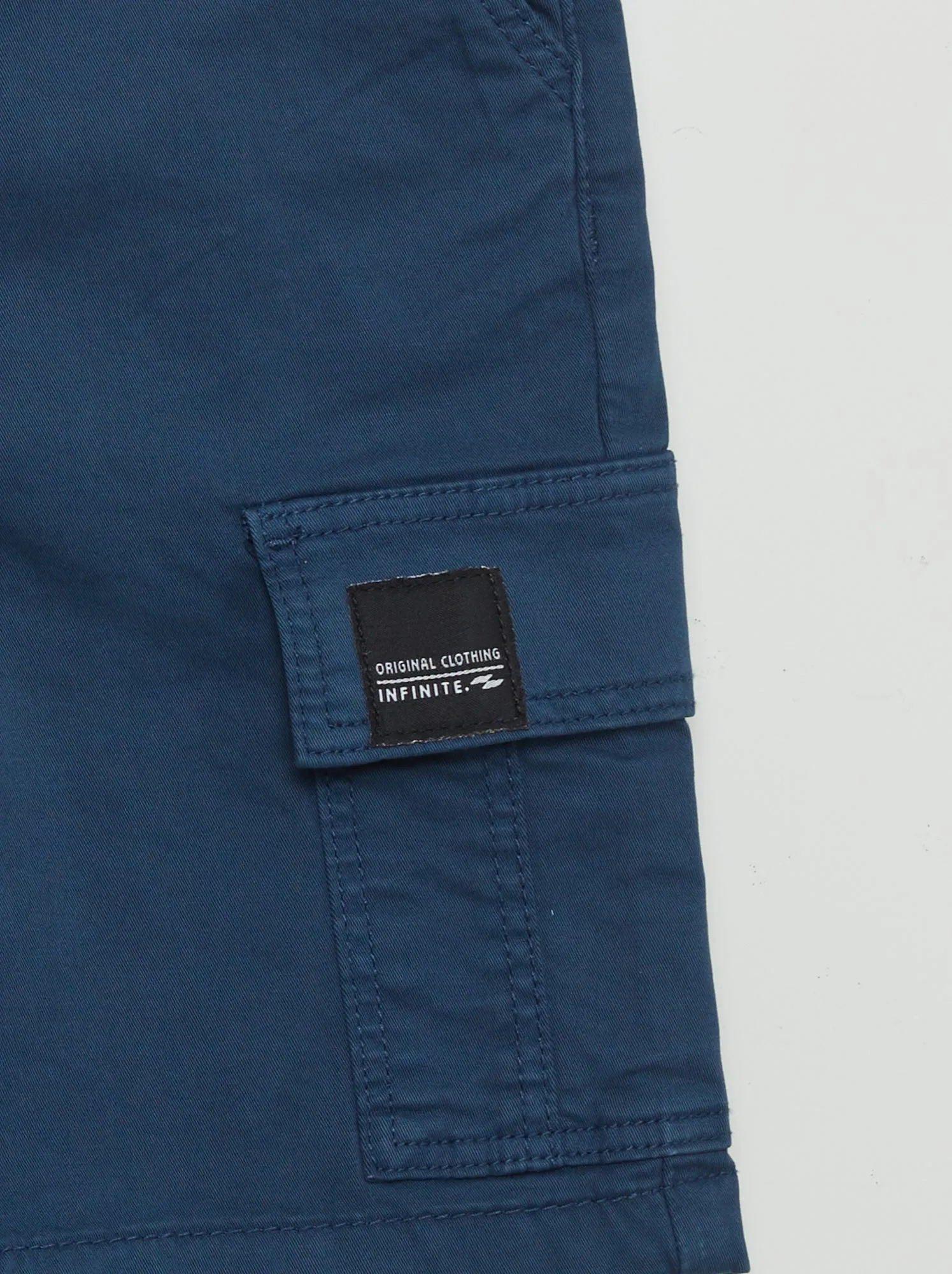 Bermuda dritti con vita regolabile e tasche - BLU