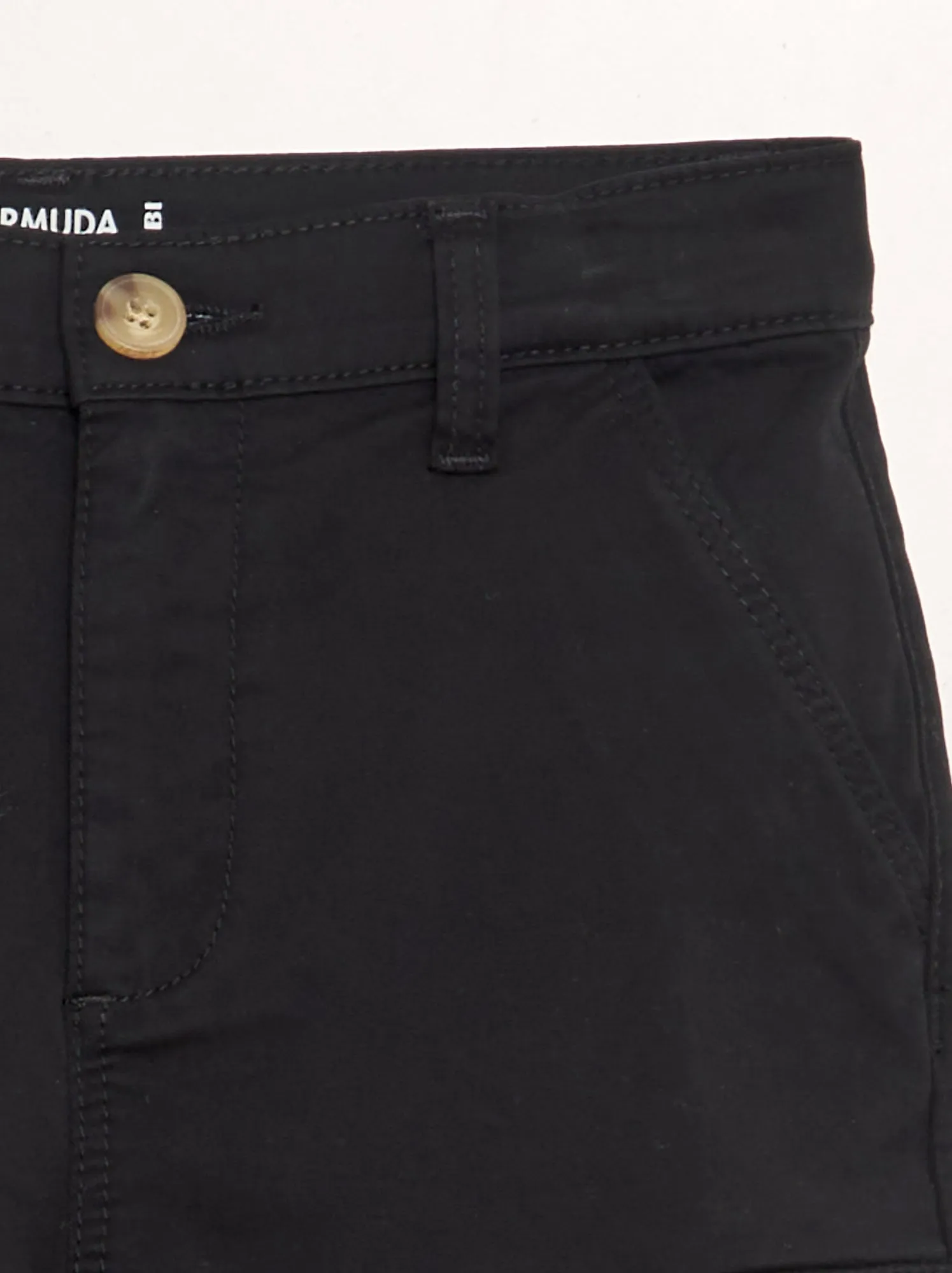 Bermuda dritti con vita regolabile e tasche - nero