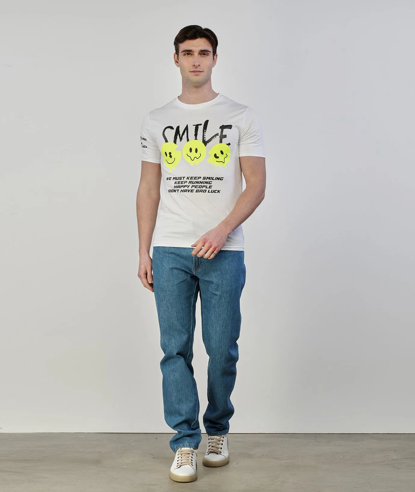 Jeans blu con tasche