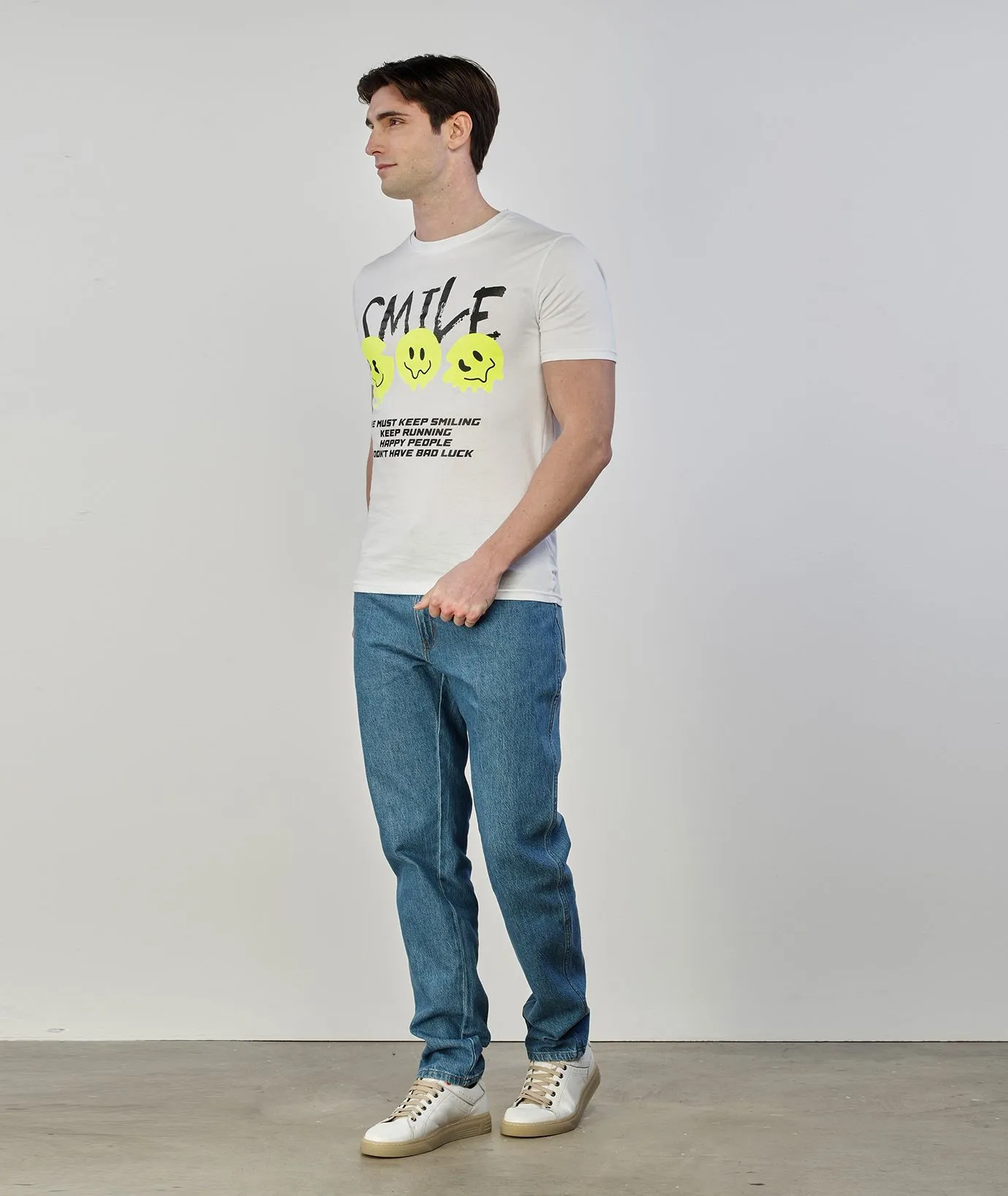 Jeans blu con tasche