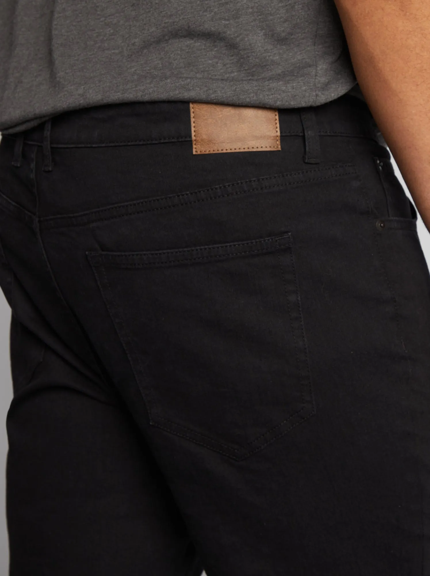Jeans dritti con 5 tasche - L32 - NERO