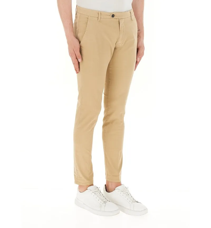 Pantalone chino