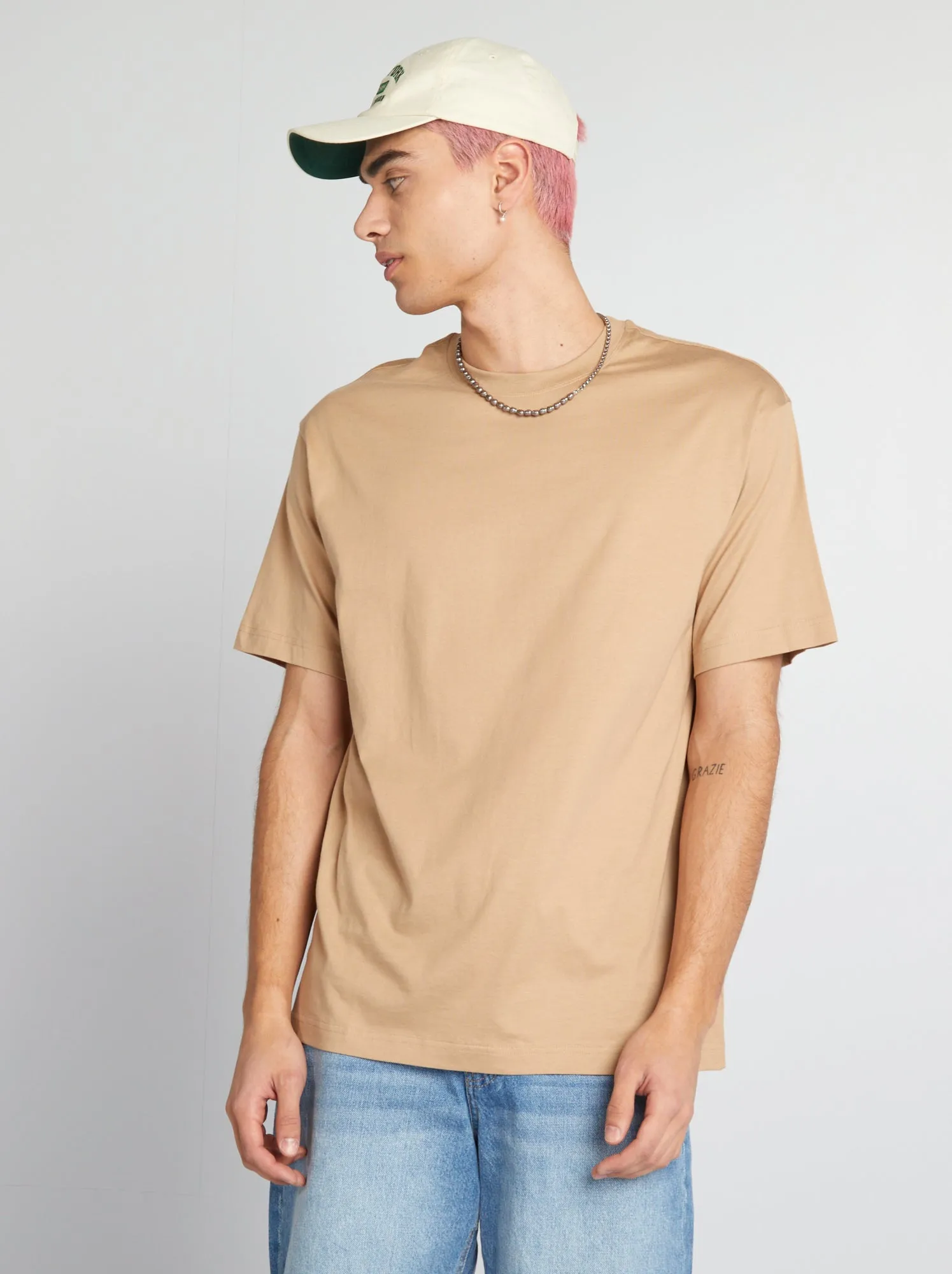 T-shirt tinta unita con scollo tondo - BEIGE