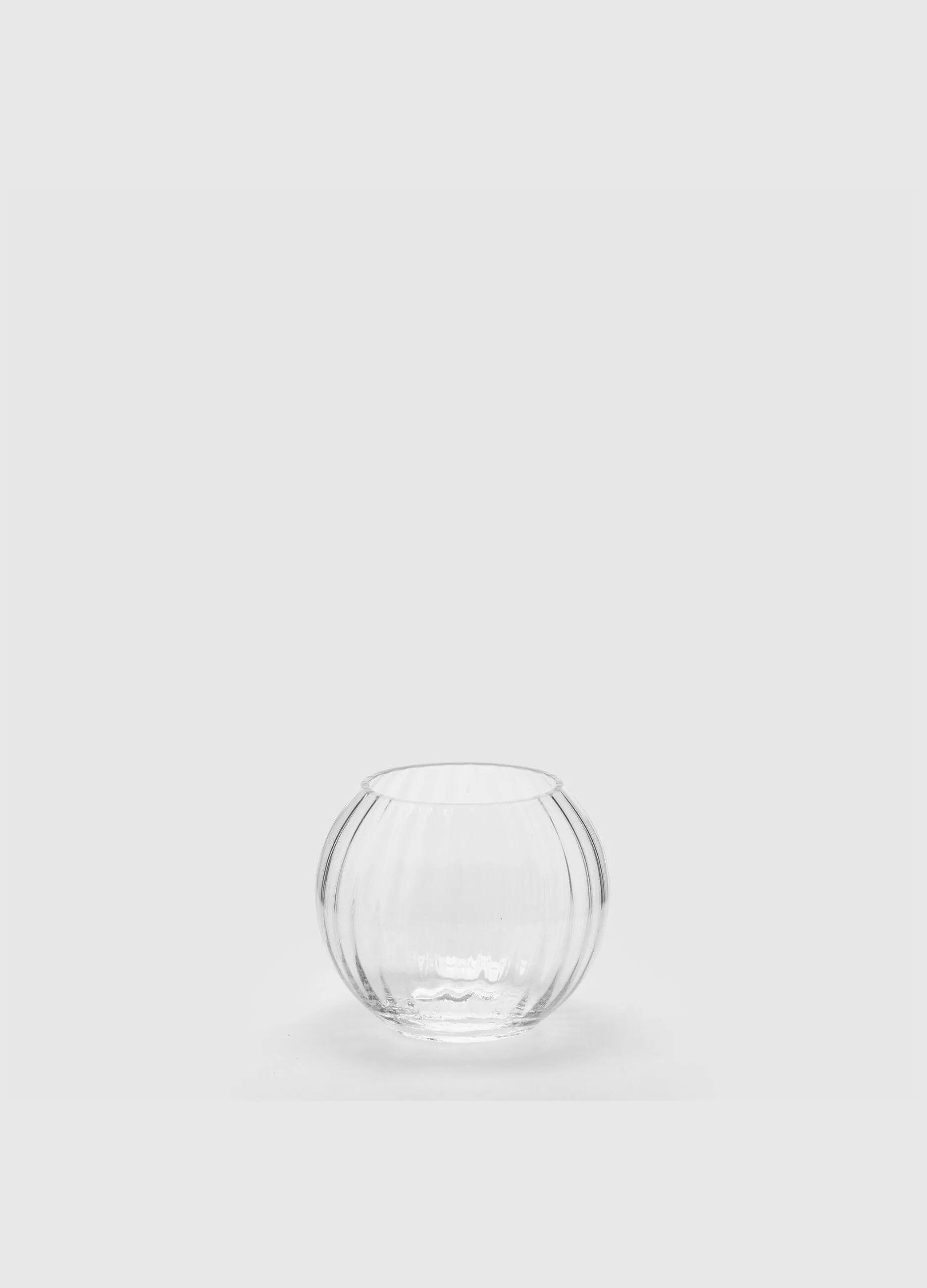 Vaso sfera in vetro trasparente
