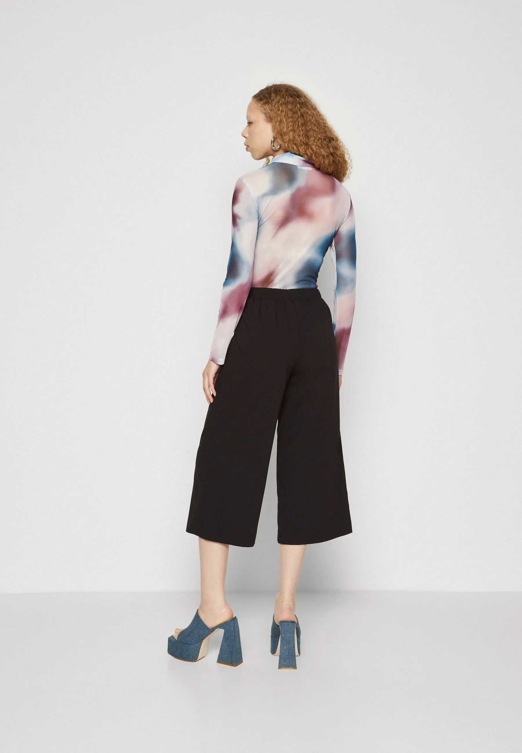 VMANDREA CULOTTE - Shorts