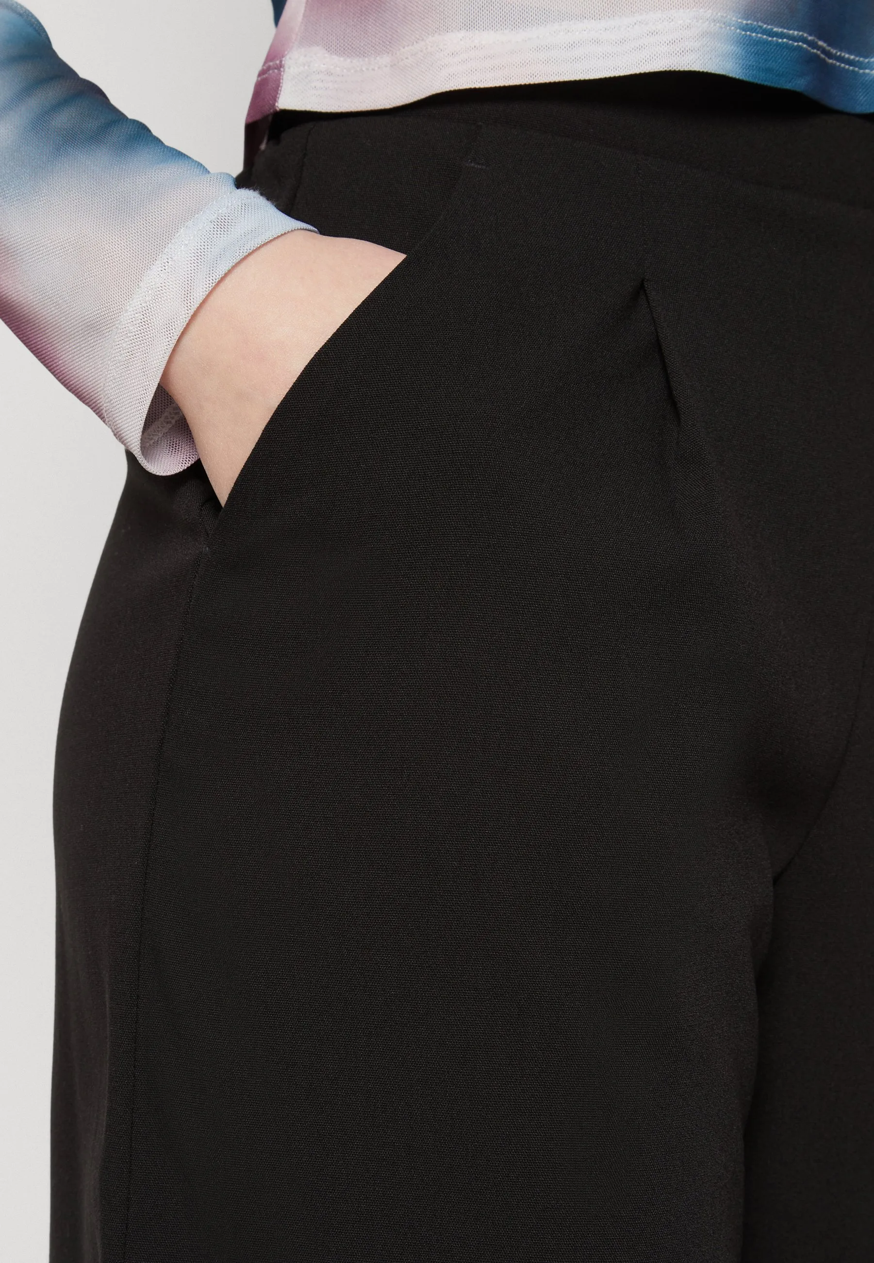 VMANDREA CULOTTE - Shorts